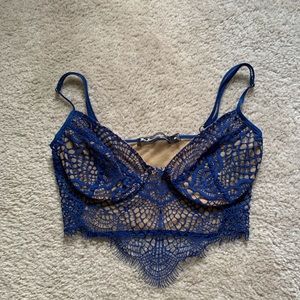 Skivvies top in royal blue